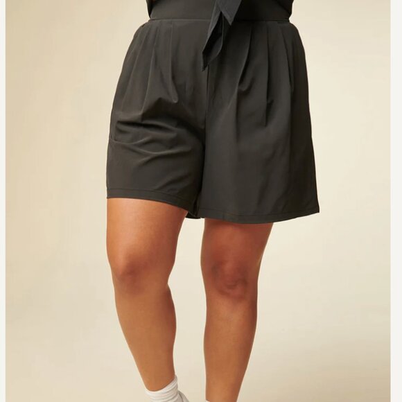 WAYRE Travel Pocket Bermuda Flow Short - Picture 1 of 6